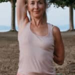 Berenice Vesperini Professeur Yoga Iyengar 370x510 10.jpg